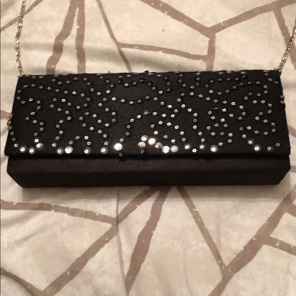 Black & Silver Clutch🛍 - Picture 2 of 4